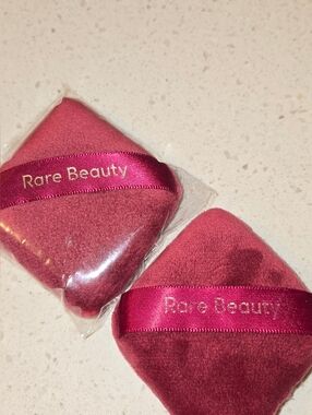 Rare Beauty Fuchsia Velvet Powder Puffs Selena Gomez